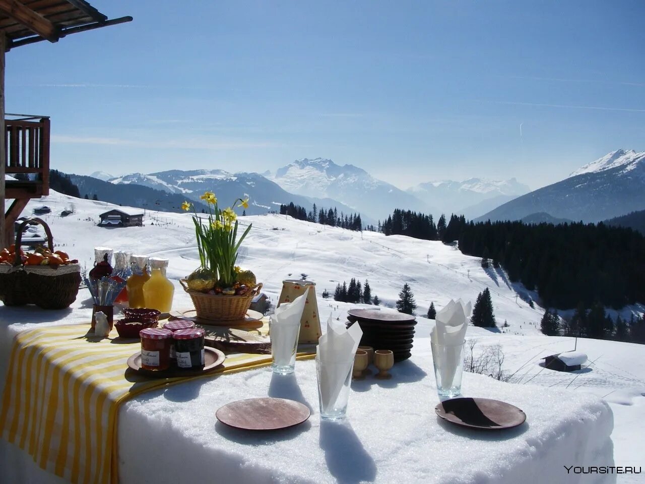 Завтрак зимой фото. Завтрак в зимних Альпах. Утро в Альпах. Завтрак в снежных горах.