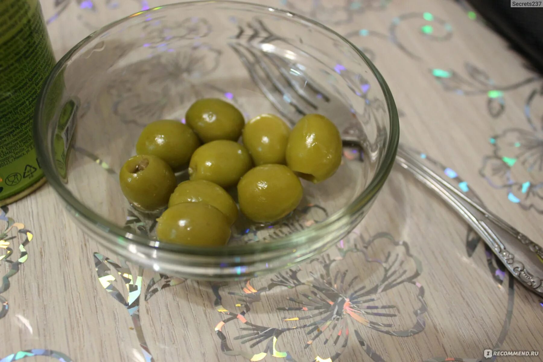 Как мариновать оливки. Маринованные оливки. маринованные маслины. оливка консервированная. белые точки на оливках консервированных.