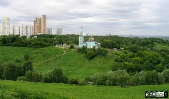 Храм Крылатские холмы. Родник Крылатские холмы. Церковь в Крылатском на холмах. Крылатские холмы 33. Крылатская 12 москва