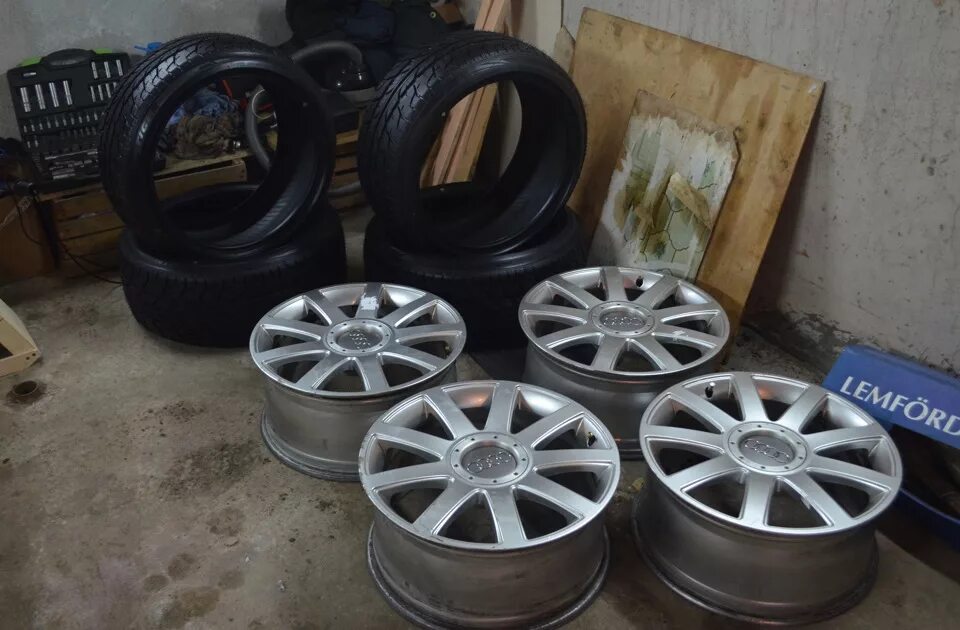 Диски Ауди r18. Диски Rondell r18 Audi a4. Диски 9j r16 golf4. Диски Ауди Слайн r18.