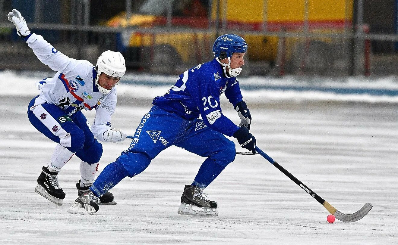 Русское бенди хоккей с мячом. БЕНДИ хоккей. Bandy хоккей с мячом. БЕНДИ игра хоккей. Русский хоккей с мячом.