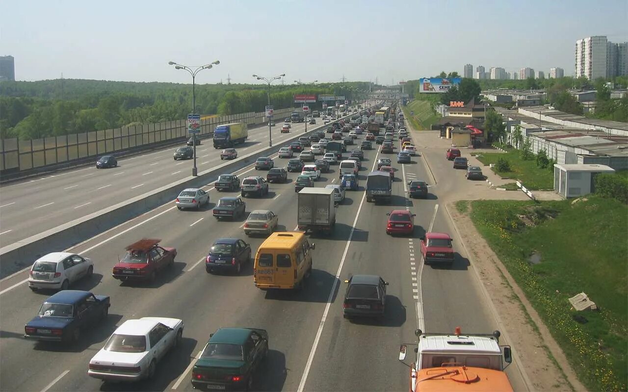 Пробки на выезде из москвы. Указатель съезда на мкад м5. Въезды в москву со мкада. Выезд из москвы. Нужно выехать из москвы.