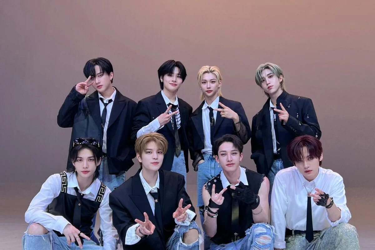 Stray Kids Эра 5 Star. Stray Kids дебют. Хенджин Stray Kids 5 Star. Stray Kids 5 Star фотосессия 2022. С класс stray kids