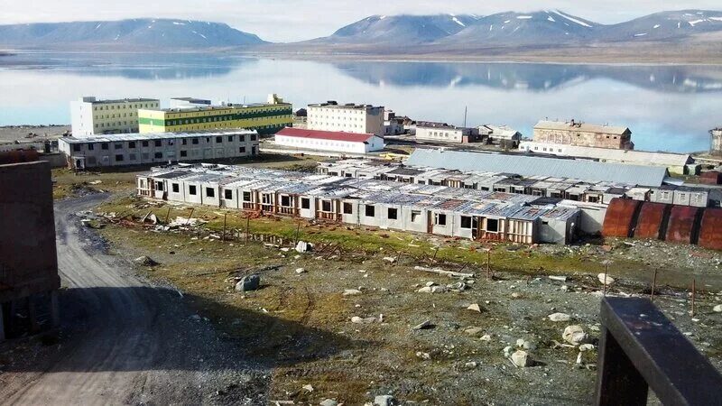 Поселок северный новая земля. Остров новая земля посёлок северный ядерный полигон. Архипелаг новая земля поселок северный. Остров новая земля поселок белушья губа. Архипелаг новая земля п.