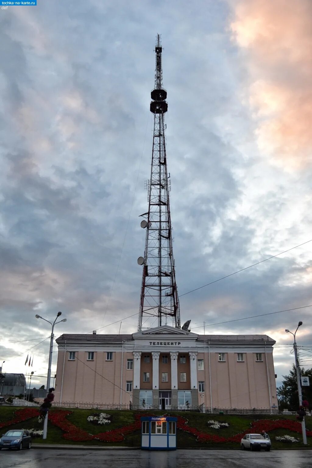 Телецентр район уфы. Башня телецентра Уфа. Уфа Телецентр с вышкой. Здание на Телецентре Уфа. Телецентр Уфа площадь.