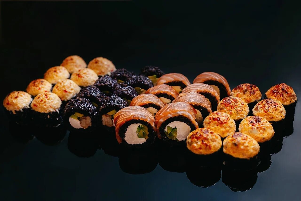 Черный тибетский рис. Черный рис спб. Черный рис спб. Суши с черным рисом. Черный рис доставка суши спб.