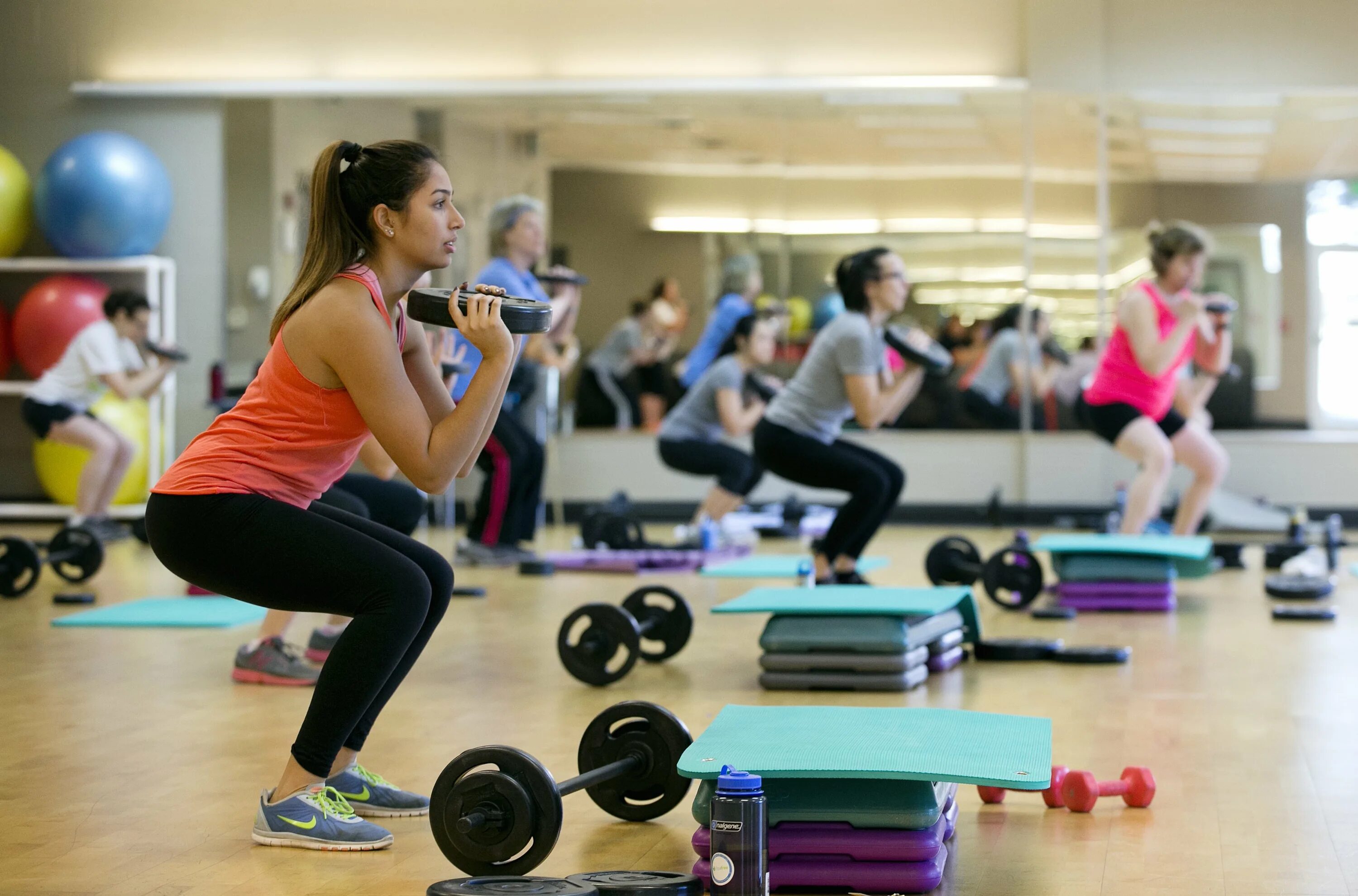 Боди-памп (body Pump). Силовая аэробика пампы. Групповые занятия. Силовой фитнес. Аэробные силовые