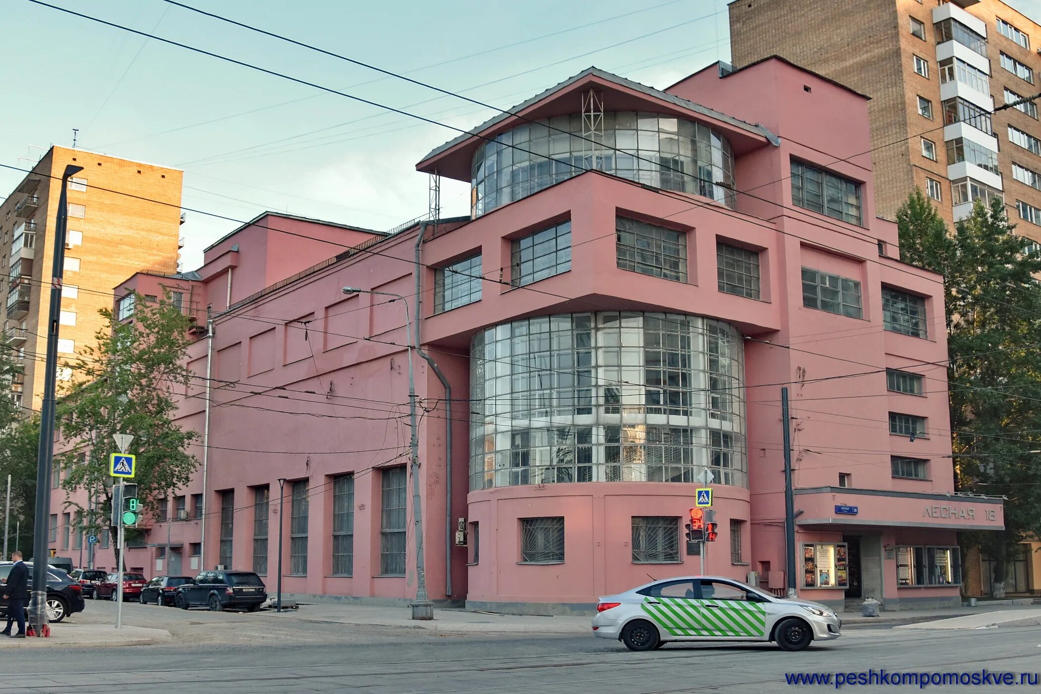 дом культуры имени зуева, москва (архитектор илья голосов). голосов, 1927-1929. голосов дом культуры. голосов, 1927-1929. м.