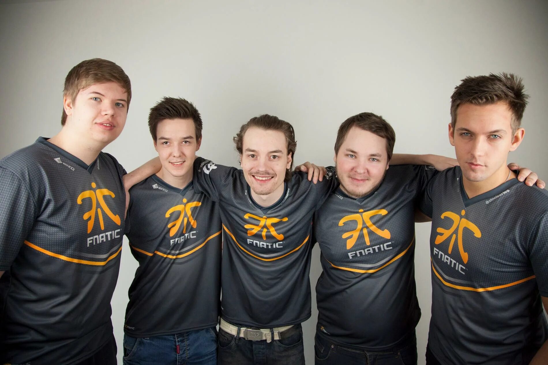 Астралис кс старый состав. Состав фнатик 2013. Falcons cs. Team falcons. Астралис 2022.