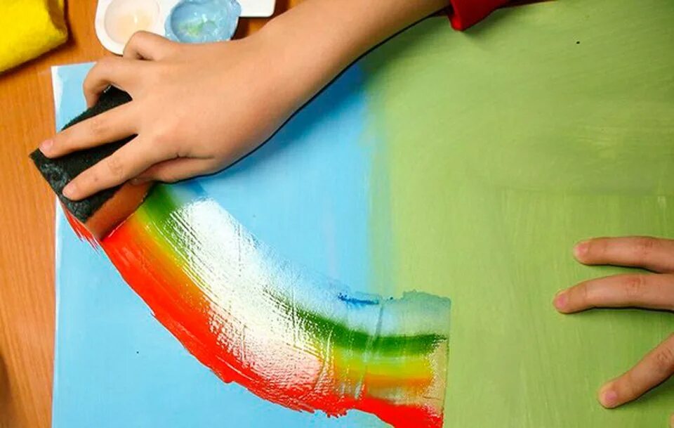 Paint помощь. Рисование поролоновой губкой. Рисование поролоном для детей. Рисование губкой для детей. Материалы для нетрадиционного рисования.