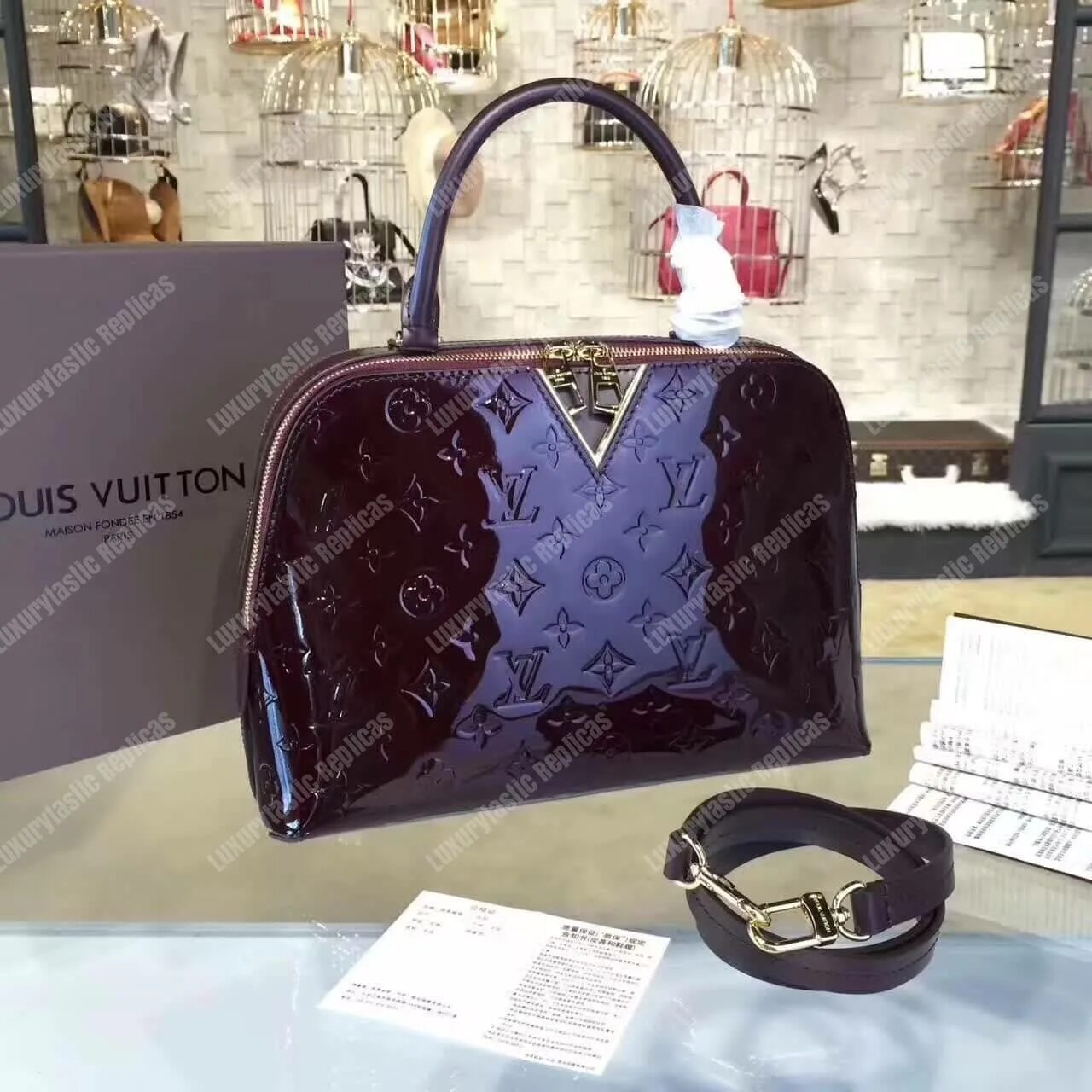 Сумки виттон цум. Louis Vuitton сумка Amarante Vernis Melrose Avenue. Сумка Vernis Louis Vuitton. Сумка Louis Vuitton модель Amarante Monogram Vernis Brea PM. Сумка Louis Vuitton модель Amarante Monogram Vernis Brea BB.