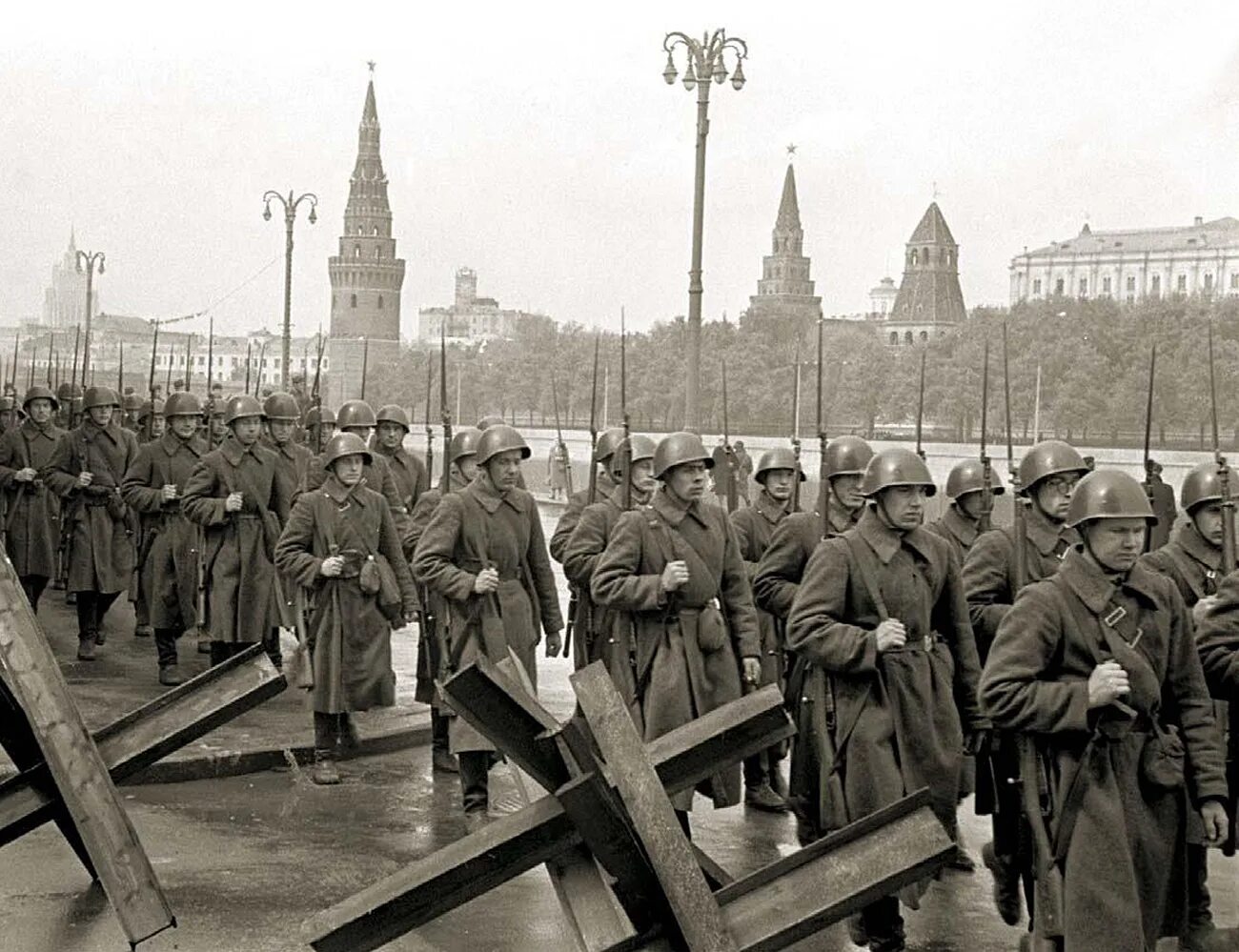 Москва военное время. Битва под Москвой 1941. Битва под Москвой 1942. Московская битва 1941.