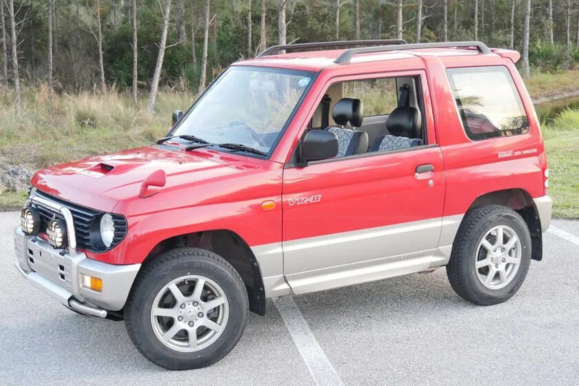 Mitsubishi mini купить. 1995 Mitsubishi Pajero Mini VR-II. Mitsubishi Pajero Mini, 2010. Митсубиси Паджеро мини 1993. Pajero Mini 2010.