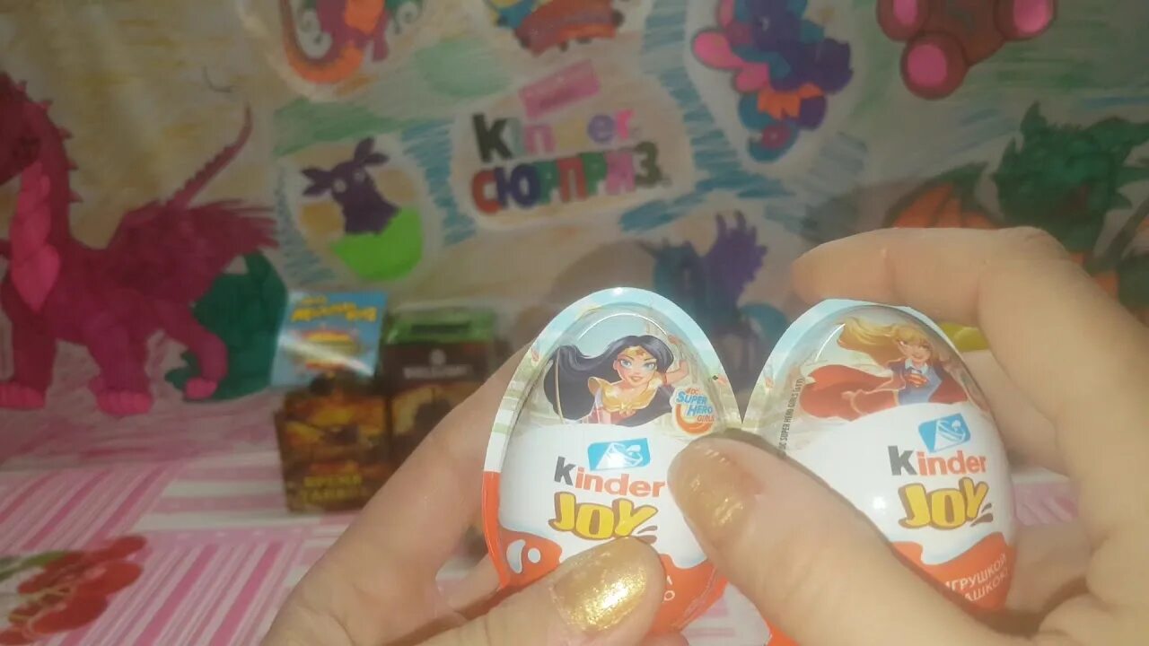 Сюрприз обзор. Киндер Danli. Сюрпризы Danli. Шоколадное яйцо kinder Joy. Киндер сюрприз мотоциклы.