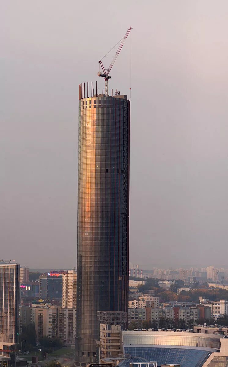Башня исеть в екатеринбурге. Башня исеть. небоскрёб исеть екатеринбург. башня исеть 2010. высотка исеть в екатеринбурге.