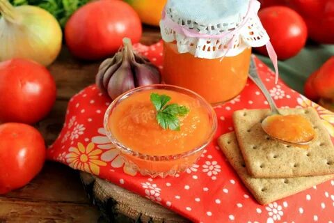 Кабачковая икра с помидорами