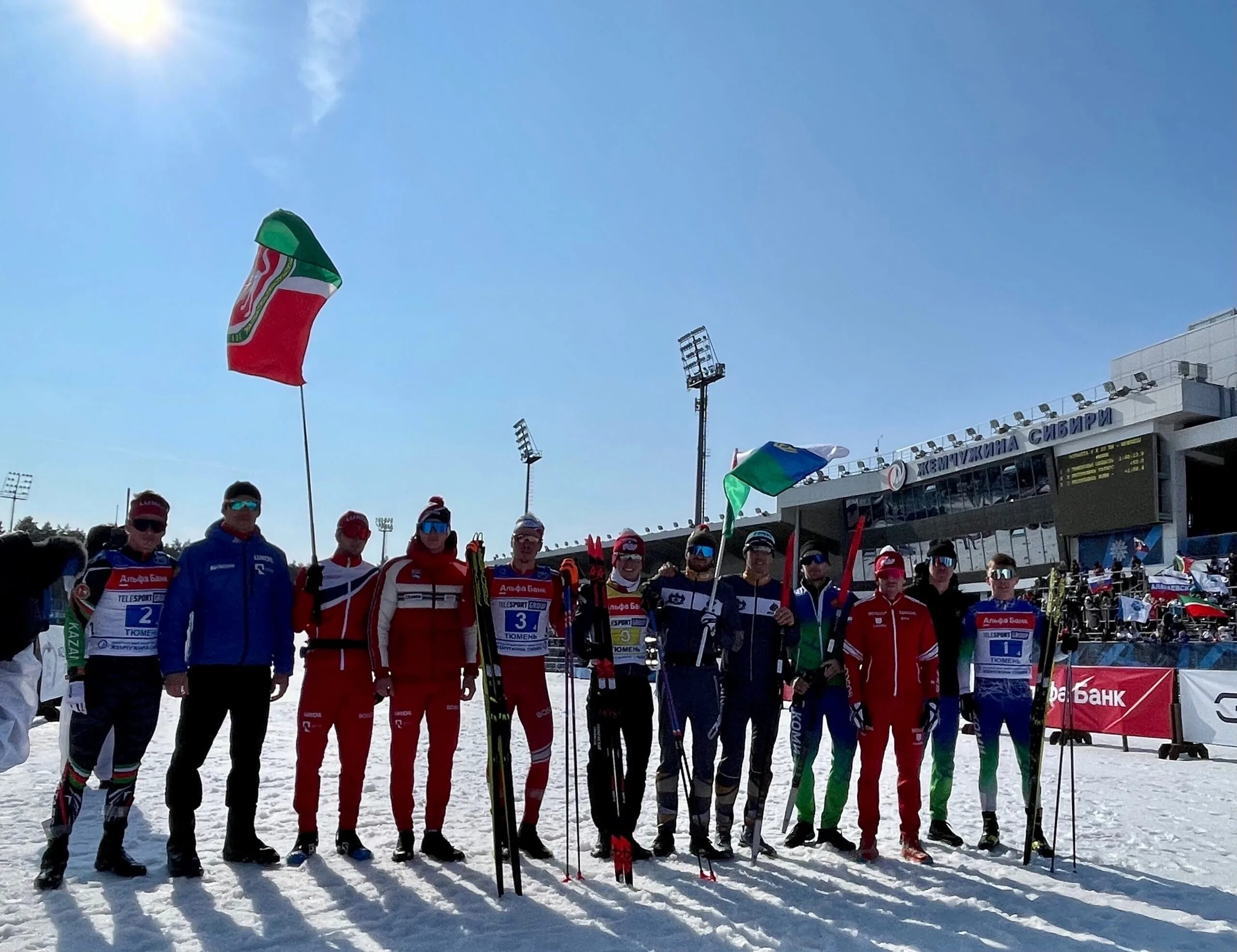 Масс старт мужчины сегодня видео. Чемпионат России по лыжным гонкам 2023. Лыжные гонки эстафета. Лыжники России мужчины. Эстафета в лыжных гонках.