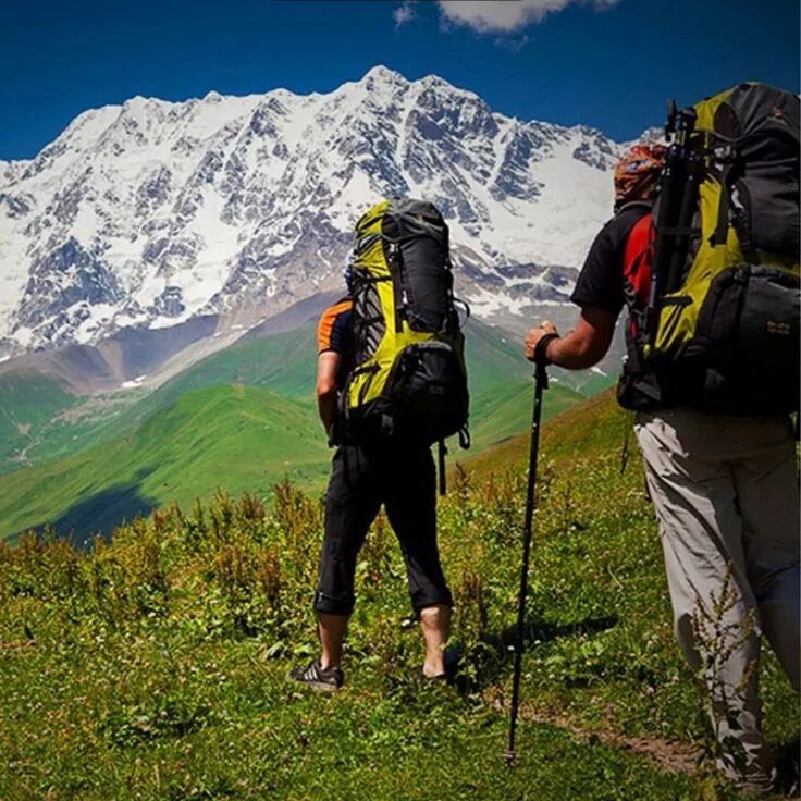 Треккинг хайкинг. Горный поход. Поход в горы. Горы туризм. Mountain travel