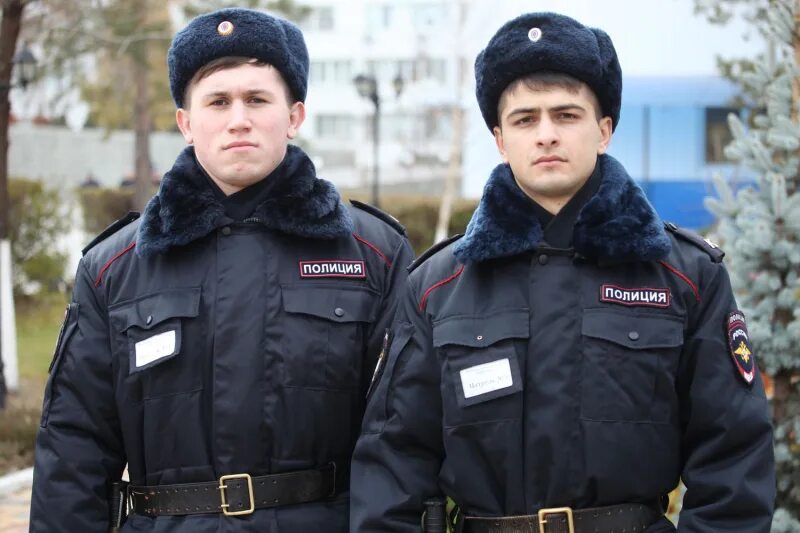 Полицейские россии мужчины. Полицейская форма. Зимняя форма полиции. Форма Российской полиции. Форма российского полицейского.