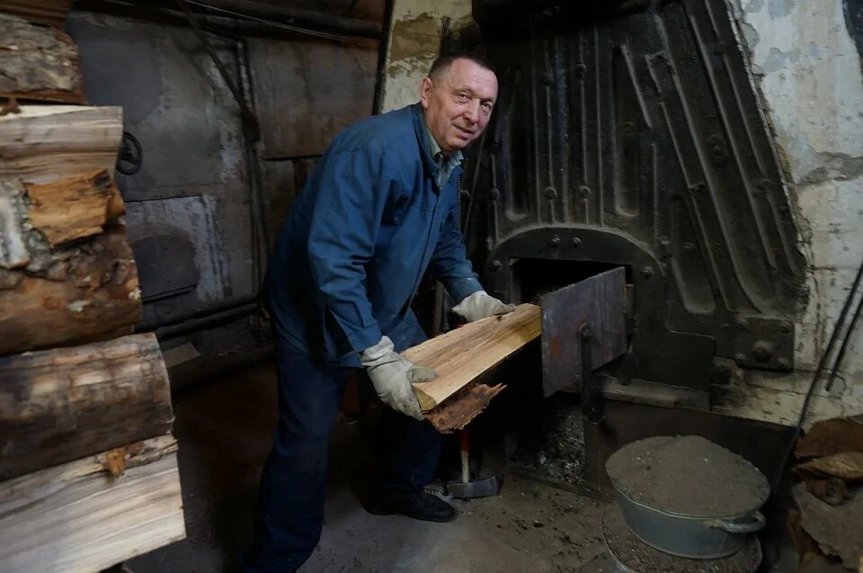 вакансии сторож кочегар. профессия машинист кочегар котельной. кочегар картинки. фильм кочегар печь. фильм кочегар печь.