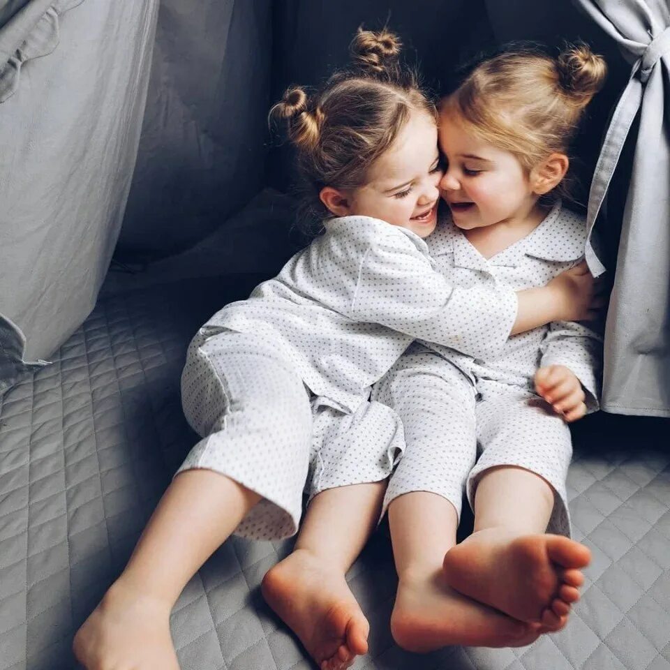 включи сестра малышка