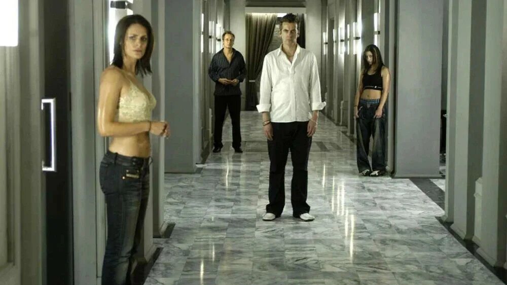 Смертельный лабиринт содержание. Смертельный лабиринт (house of 9) 2004. келли брук смертельный лабиринт.