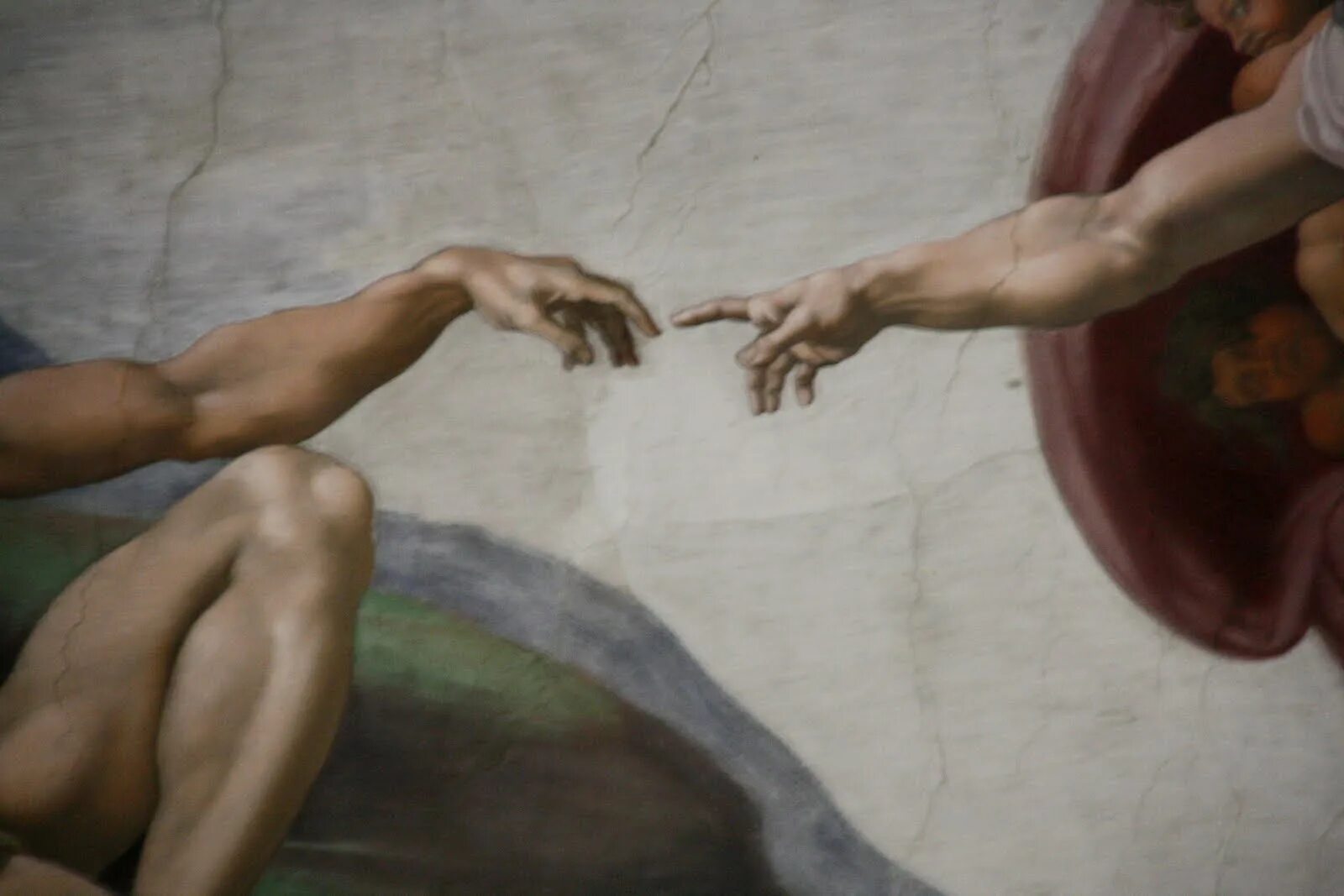 Микеланджело Сотворение Адама. Микеланджело Буоанарроти «Сотворение Адама. "Сотворение Адама" Микеланджело, 1511. Сотворение Адама (1512), Микеланджело Буонарроти. Сильно тянут руки