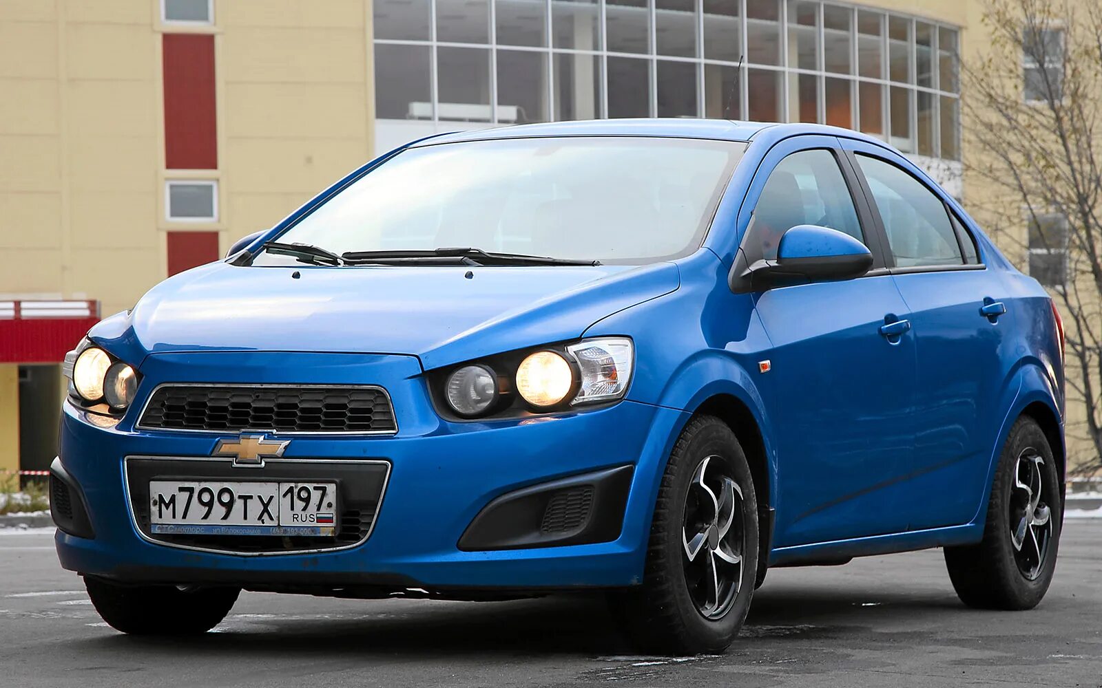 Шевроле авео 300 купить. Chevrolet Aveo. Шевроле Авео т300. Шевроле Авео т300 седан. Шевроле Авео т300 хэтчбек.