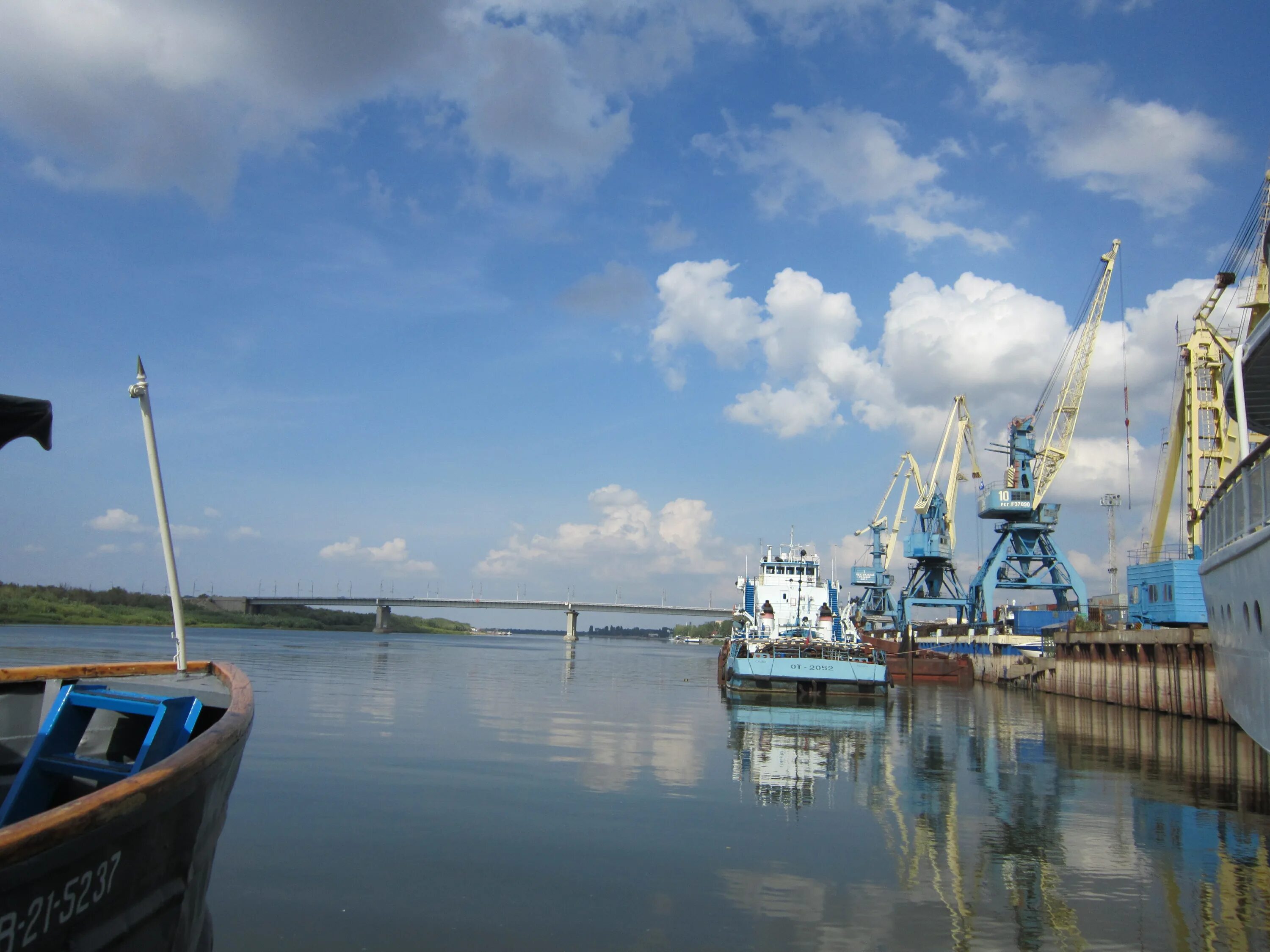 Река Волга Астрахань. Астраханский морской порт, Астрахань. Волга Астрахань порт. Речной порт Астрахань.