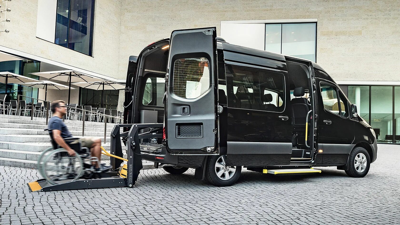 Мерседес Спринтер для инвалидов. Mercedes Sprinter 416. Мерседес Спринтер для колясочников. Микроавтобус Мерседес Спринтер для инвалидов.