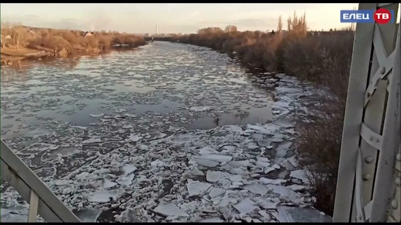 Уровень воды в тоболе сегодня иевлево. Наводнение в Ельце 1970. Елец, 1970 половодье Елец. Половодье 1970 Елец. Паводок в Ельце.