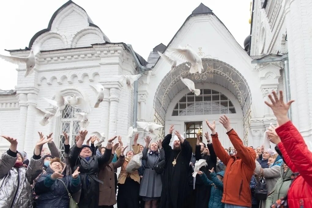 Благовещение в украине. С праздником Благовещения Пресвятой Богородицы. С престольным праздником Благовещения Пресвятой Богородицы. Празднование дня Благовещения Пресвятой Богородицы. Благовещения 2022 Церковь.