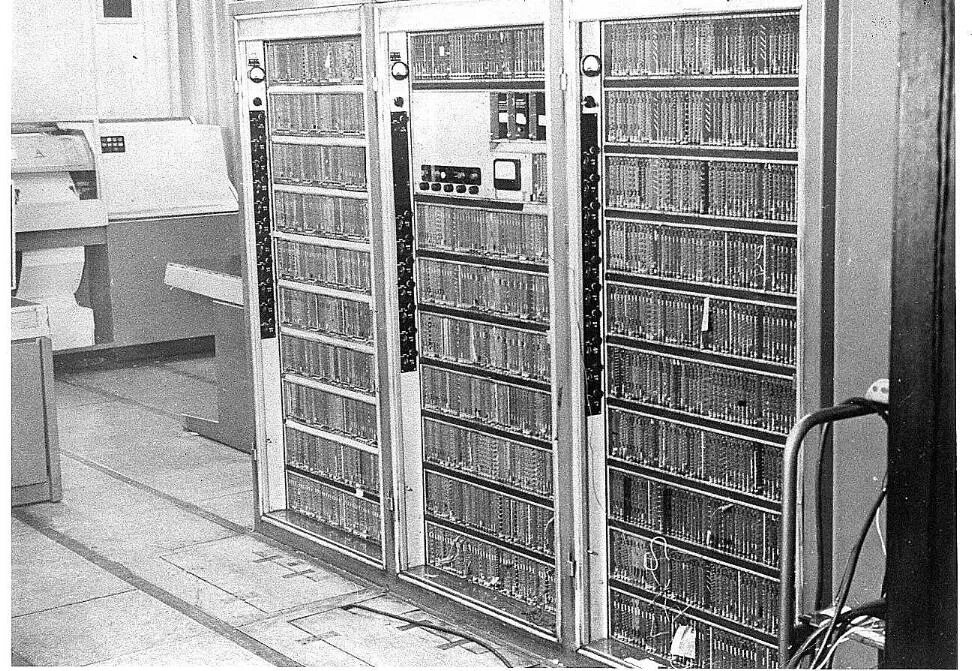 М 40 компьютер. Суперкомпьютер CDC 6600. БЭСМ-6 суперкомпьютер. Второе поколение компьютеров БЭСМ 6. Релейные вычислительные машины Mark 2.