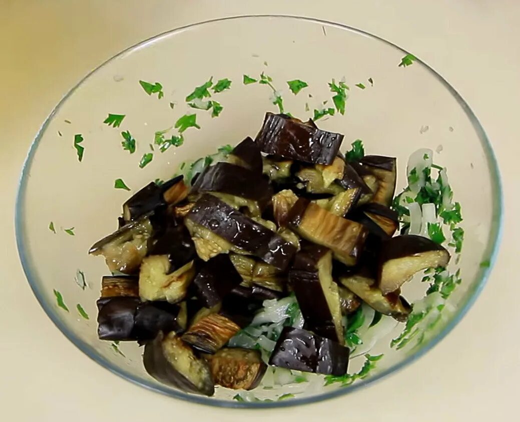 Баклажаны вкуснее грибов рецепт. Баклажанный гриб. Салат с баклажанами и грибами. Грибы из баклажанов. Синенькие грибы.