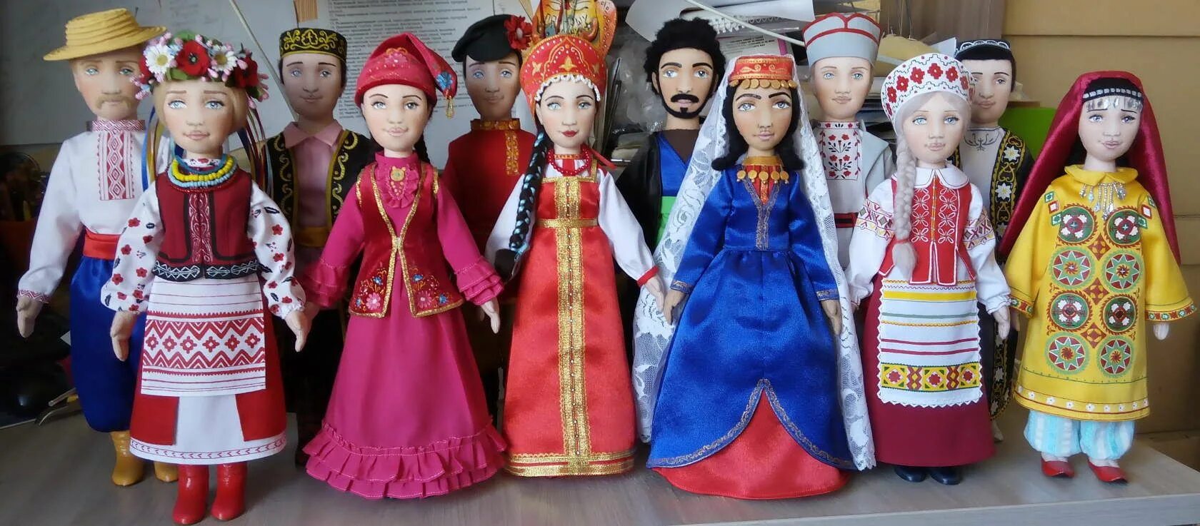 Куклы народов мира кабардинка. Кукла в национальном наряде. Национальные куклы народов мира. Куклы народов мира деагостини. Куклы в национальных костюмах народов мира деагостини.