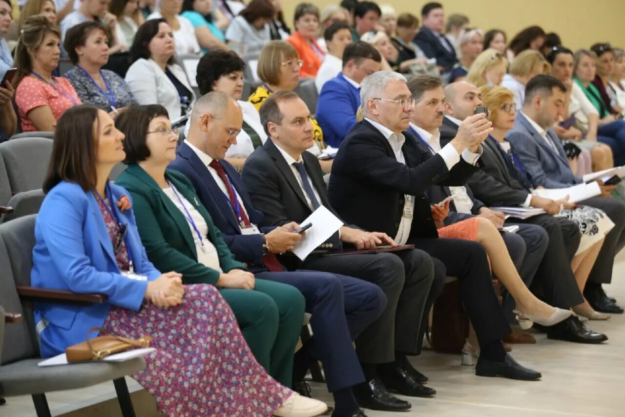 Родительский форум в школе. Директора саранских школ. Новости Мордовии. Родительский форум. Новости Саранска и Мордовии.