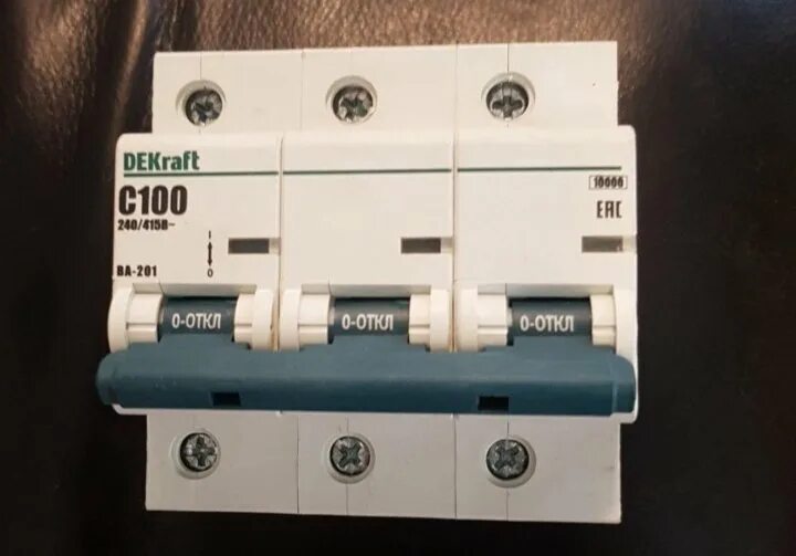 Автомат iek ва47-100-3/ 80а. Автоматический выключатель иэк ва47-100 3п 80а с. Автоматический выключатель 100а. Автомат ва47-100 3пол. Автомат 100а.