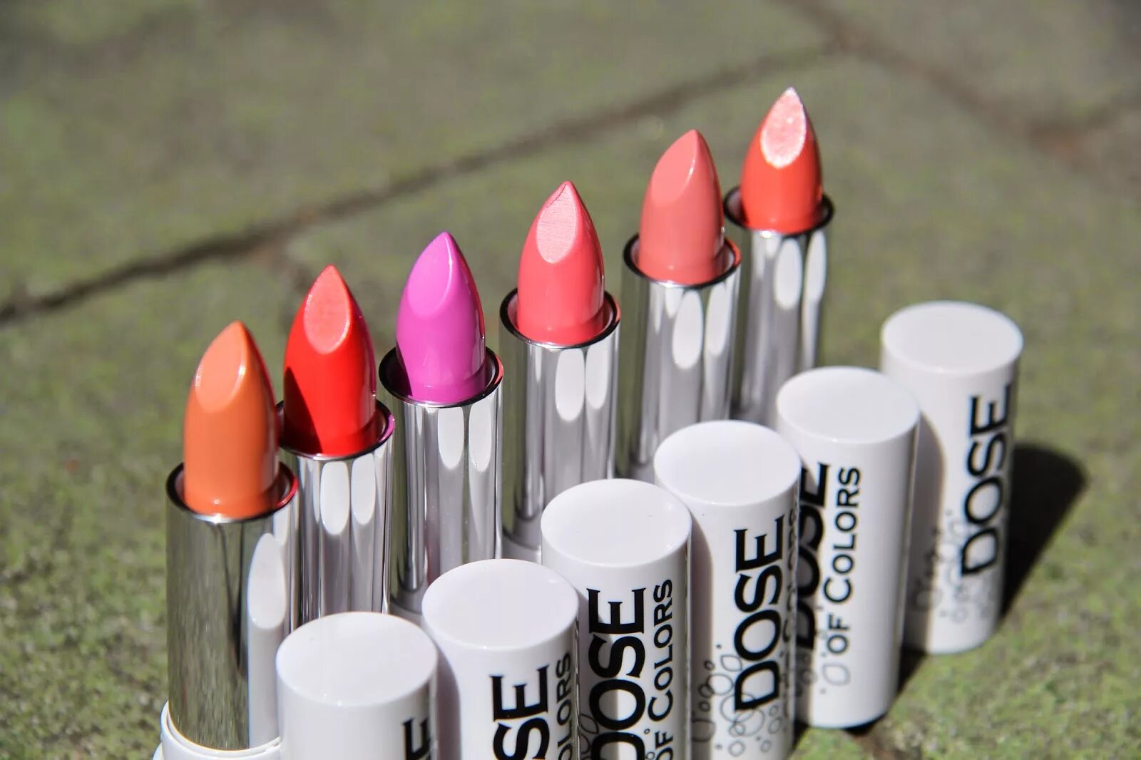 Belordesign. Губная помада be color тон 104. Помада in1. Revlon super lustrous lipstick палитра. Мас помада лиловая.