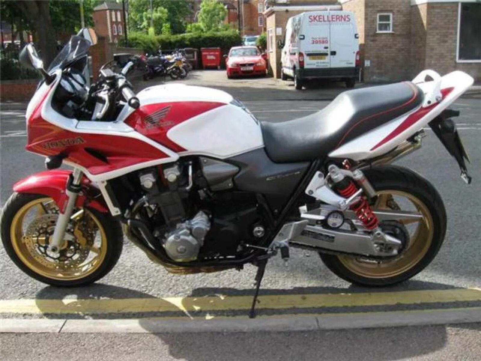 Honda cb 1300. Ямаха фиджер 1300. Yamaha fjr 2015. Honda cb 1300 super four. Honda cb1300 2023.