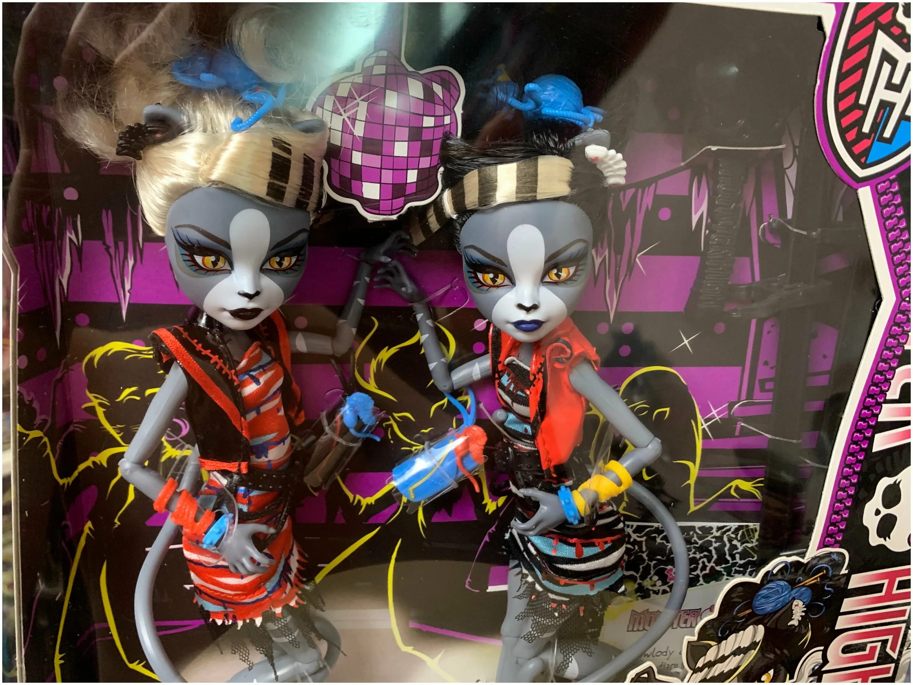 пурсефона зомби шейк. монстер хай мяулодия. поксифон и мелодия монстр хай. куклы монстер хай пурсифона и мяулодия. монстер хай мяулодия.
