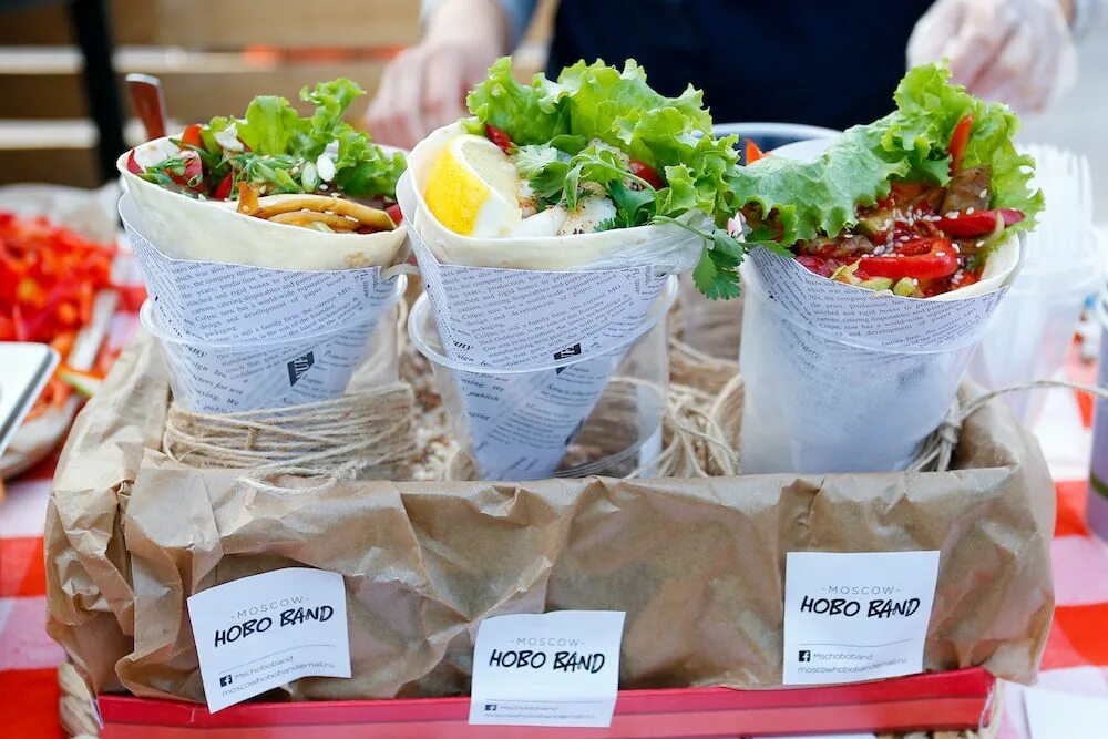 Уличная еда в калининграде. Калининград стрит фуд фото. Kaliningrad street food. Городской пикник калининград 2023. Калининград стрит фуд фестиваль.