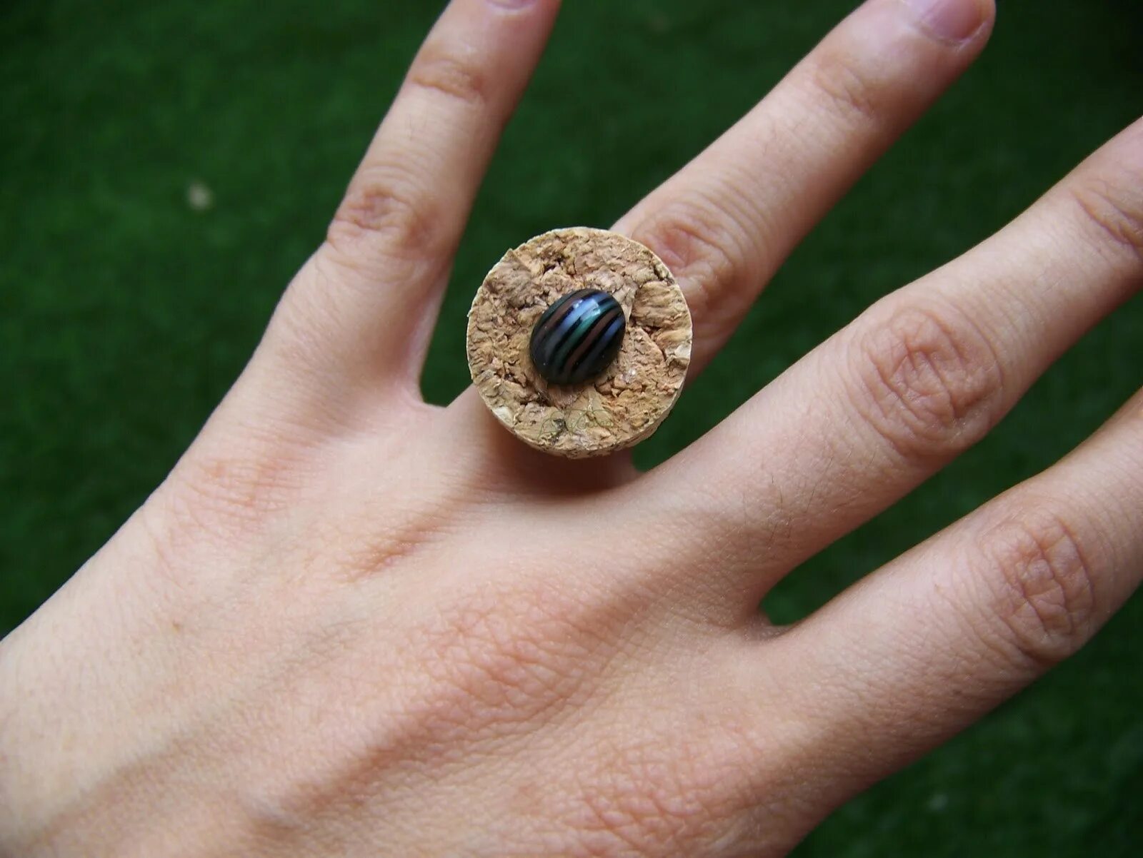 красивое кольцо из проволоки. плетеные кольца из проволоки. стул из проволоки от шампанского. кольцо из тонкой проволоки. кольцо из проволоки.