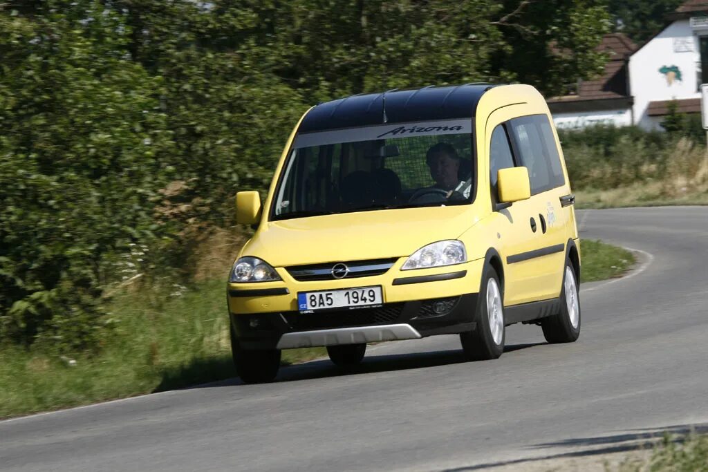 Opel Combo 1.6 CNG. Opel Combo c CNG. Опель комбо желтый. Опель комбо 2008 год.