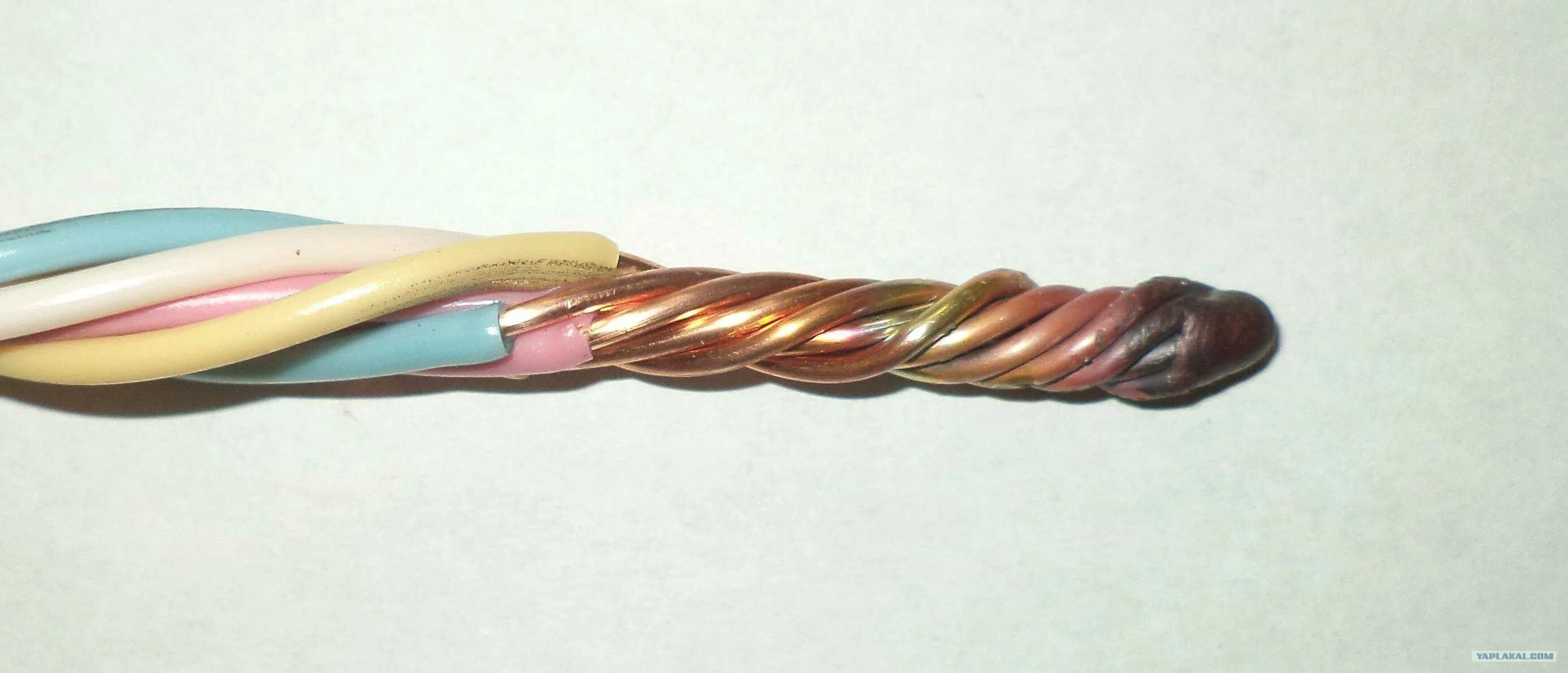 Соединение проводов сваркой. Сварка скрутки проводов. Сварка скруток медных проводов. Сварка скруток медных проводов. Сварка скруток медных проводов.