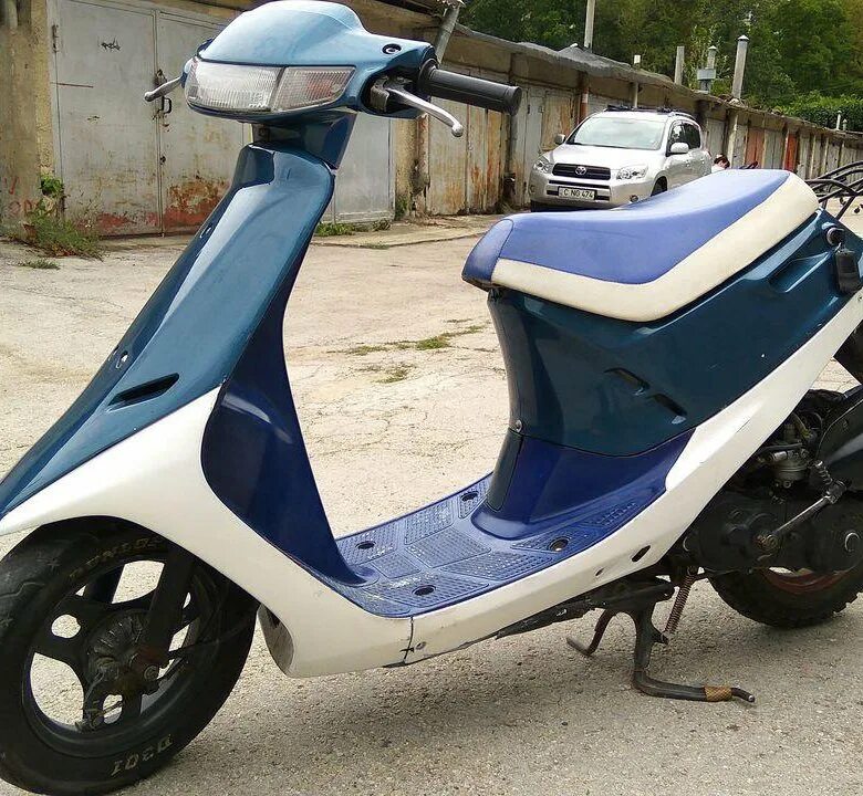 Купить дио 18. Хонда дио 18. Honda Dio 18 SR. Honda Dio af18 белый. Скутер Honda Dio af 18.