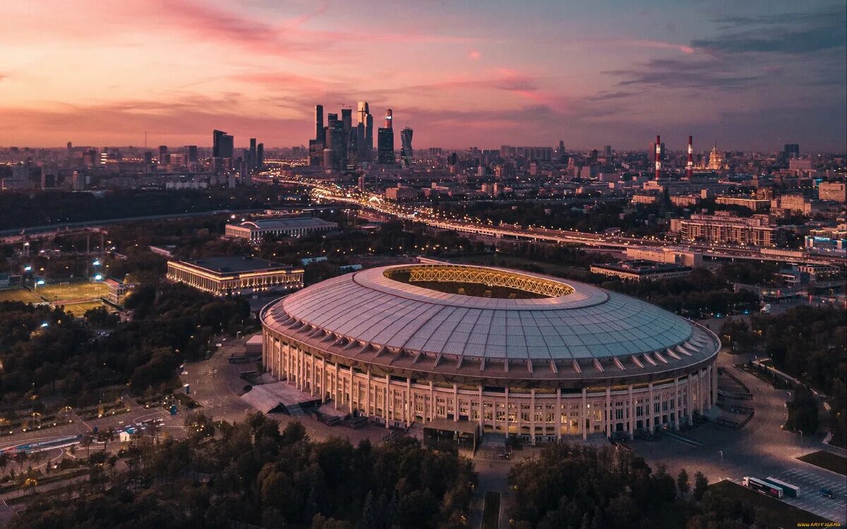 Стадион г москва. Олимпийский комплекс Лужники Москва. Стадион Лужники Москва. Лужники Арена Москва. Спорткомплекс Лужники Москва.