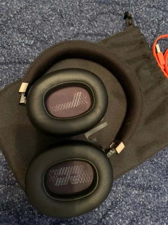 Jbl live 650. JBL Live 650btnc. Наушники JBL 650btnc. Амбушюры JBL Live 650nc. JBL Live 650 накладка на.