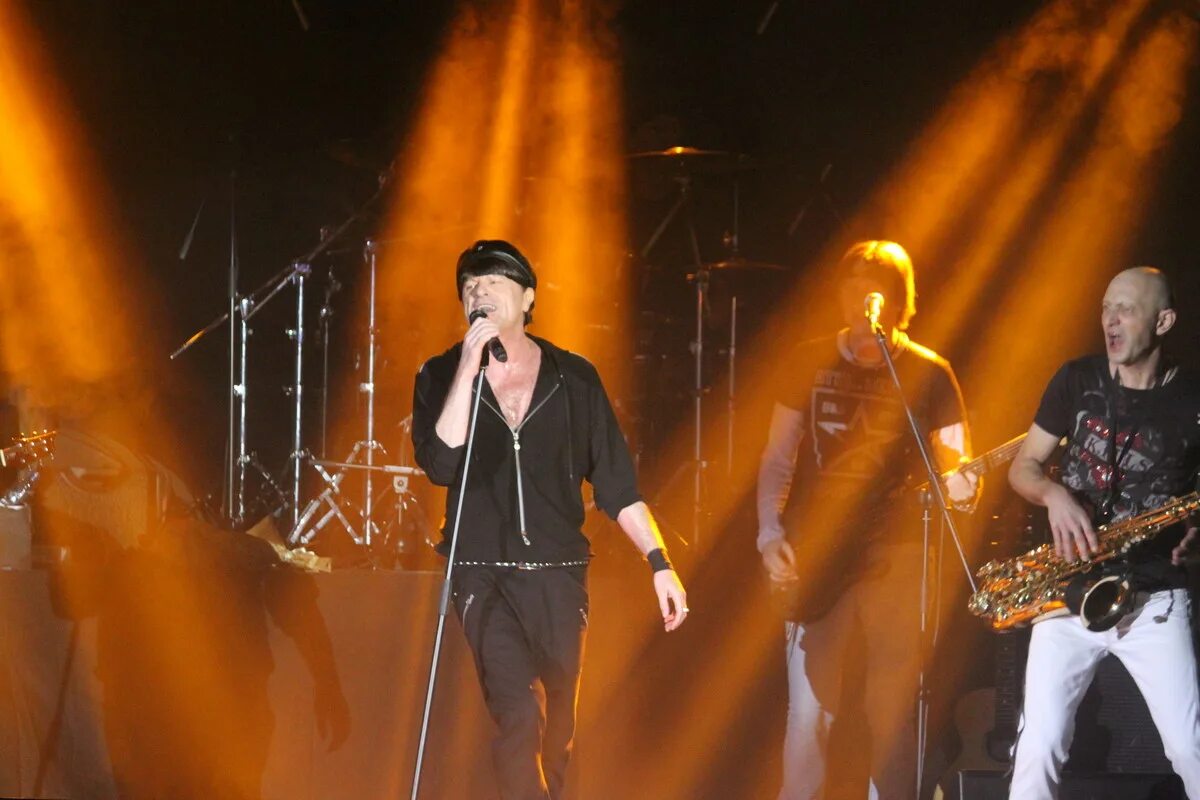 Виктор королев. Коцерт виктор королева. Песни виктора королева концерт. Виктор королев концерт. Виктор королев певец.