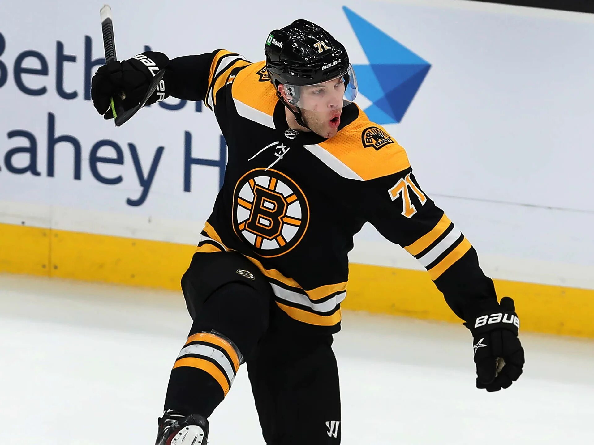 Тейлор сент. Тэйлор Холл Бостон. Бостон Брюинз Hall. Taylor Hall Boston Bruins.