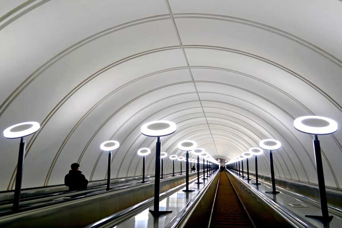 Метро савеловская сегодня. Станция Савеловская БКЛ. Станция метро Савеловская БКЛ. Станция Савёловская метро Москва. Станция Савеловская БКЛ эскалатор.